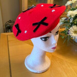 NWT MARCUS ADLER NEW YORK BERET HAT EMBELLISHED RED WITH BLACK BOWS WHITE HEARTS